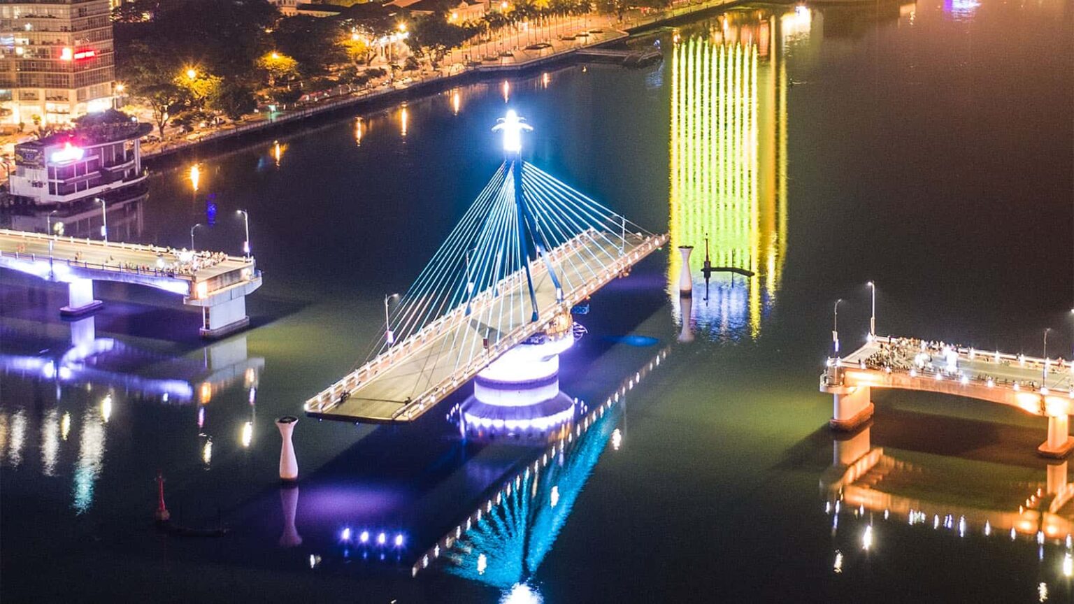 cầu sông hàn quay